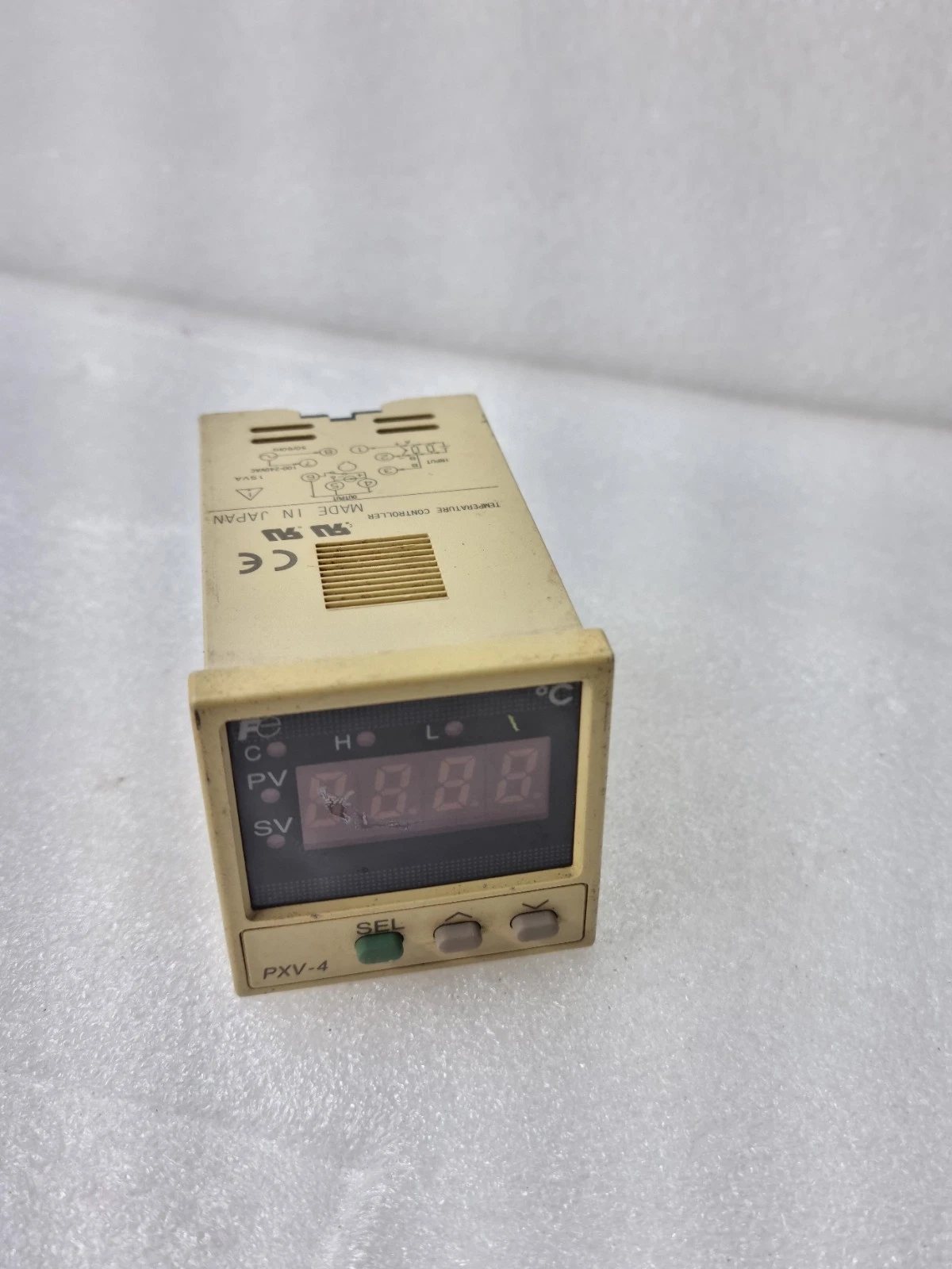 FUJI PXV-4 PXV4TAY2-0Y000 TEMPERATURE CONTROLLER PXV4TAY2-0Y000 MADE-JAPAN